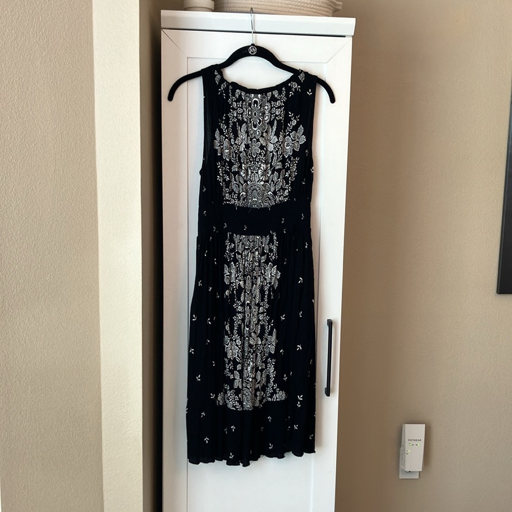 Bila Black and Cream Midi Sundress Sleeveless Scoop Neck - size Medium